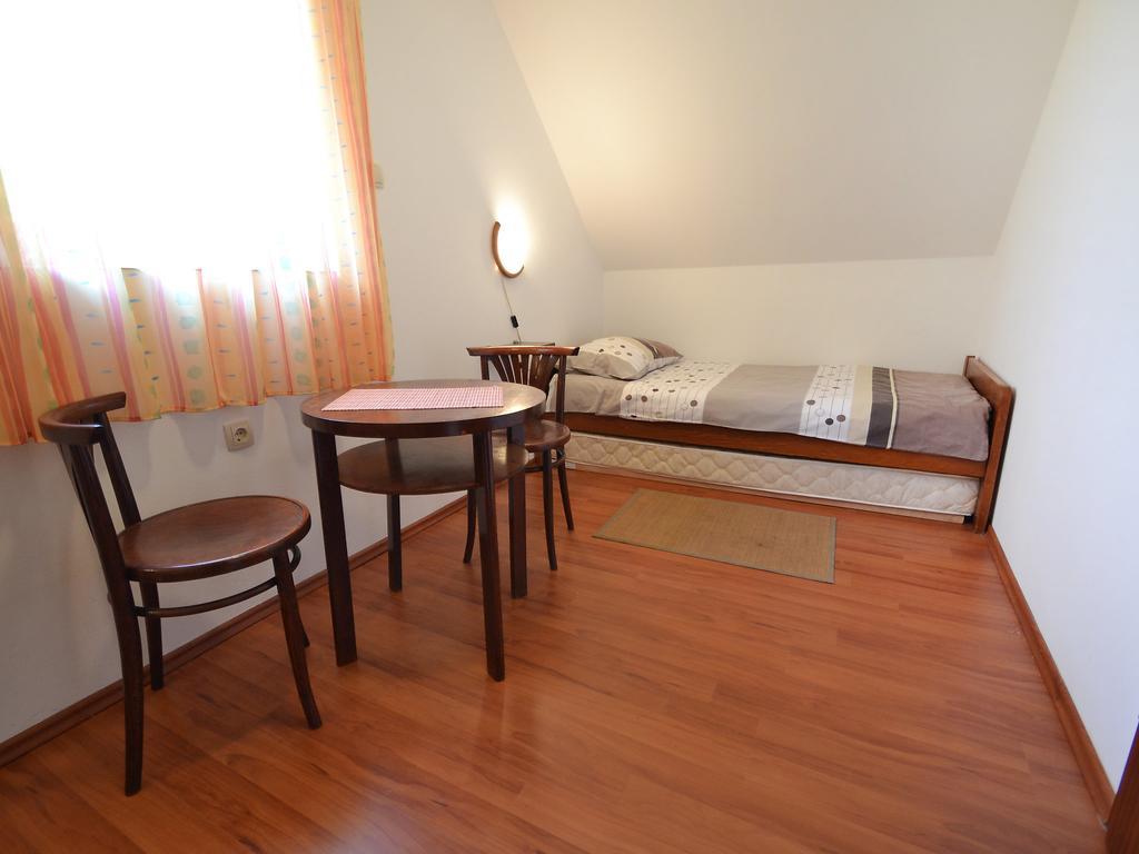Coprnicka Hisa Holiday home Skrad