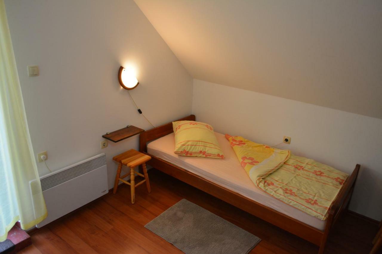 Coprnicka Hisa Holiday home Skrad